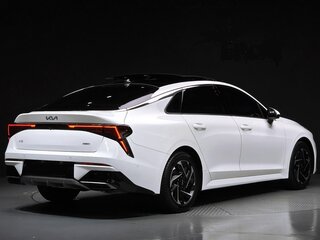 2023 Kia K5 III Рестайлинг, белый, 3000008 рублей, вид 3