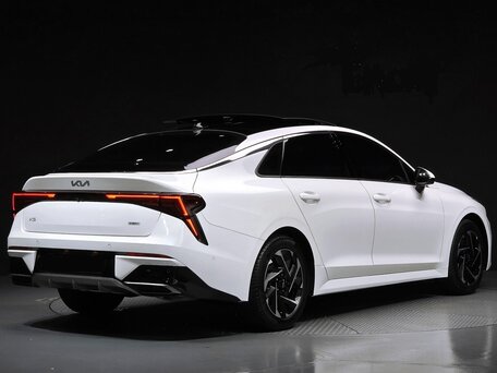 2023 Kia K5 III Рестайлинг, белый, 3000008 рублей, вид 3