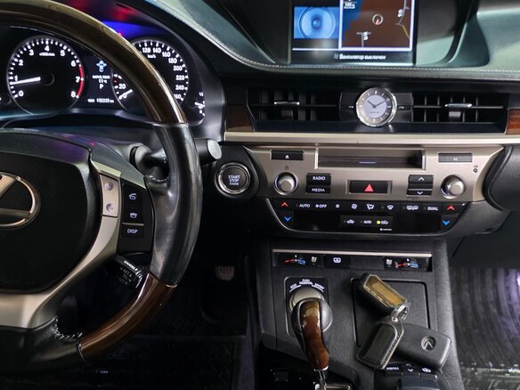 2014 Lexus ES 250 VI, белый, 2390000 рублей - вид 13