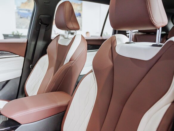 2026 Geely Monjaro, чёрный - вид 22