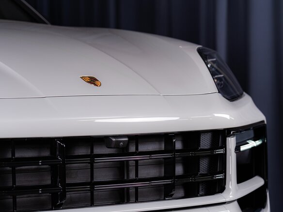 2026 Porsche Cayenne III Рестайлинг, серый - вид 5
