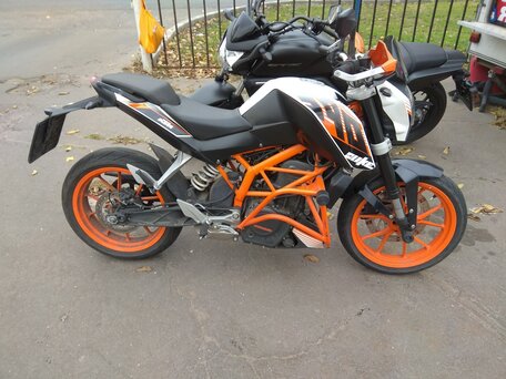 2013 KTM 390 Duke, белый, 360000 рублей, вид 2
