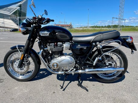 2019 Triumph Bonneville T100, чёрный, 815000 рублей, вид 3