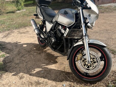 1997 Honda CB 400 Super Four, серебристый, 300000 рублей, вид 3