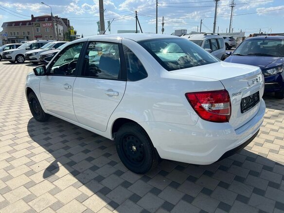 2026 Lada (ВАЗ) Granta I Рестайлинг, белый - вид 5