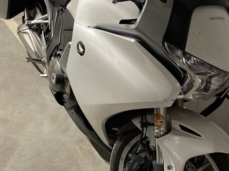 2010 Honda VFR 1200, белый, 1150000 рублей, вид 1