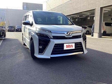 Toyota Voxy III (R80) Рестайлинг