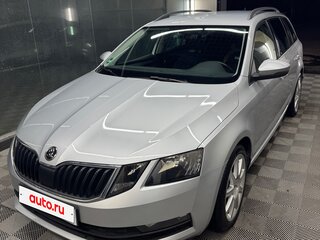 2017 Skoda Octavia III (A7) Рестайлинг, серебристый, 1800000 рублей, вид 3
