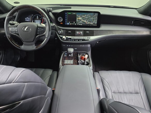 2024 Lexus LS 500 V Рестайлинг, чёрный, 15666666 рублей - вид 5