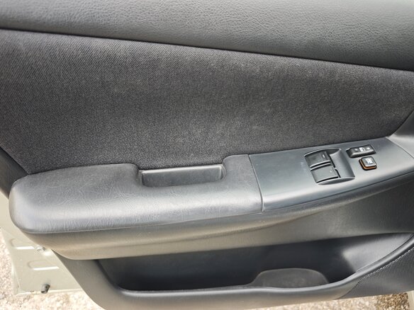 2005 Toyota Corolla IX (E120, E130) Рестайлинг, серебристый, 1090000 рублей - вид 12