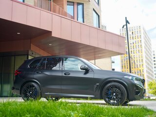 2023 BMW X5 M Competition III (F95) Рестайлинг, чёрный, 15500000 рублей, вид 3