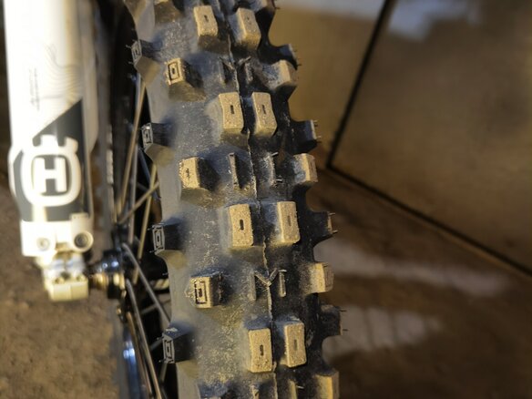 2025 Husqvarna FE 350 PRO, белый, 990000 рублей - вид 2