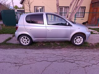 2000 Toyota Vitz I (P10), серебристый, 230000 рублей, вид 3