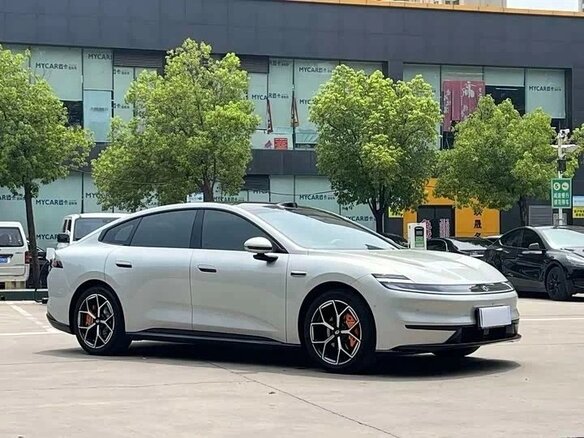 2026 Changan Qiyuan A06 28.39 kWh, серебристый, 2300000 рублей - вид 2