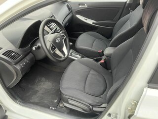 2011 Hyundai Solaris I, белый, 720000 рублей, вид 4