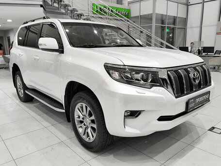 2018 Toyota Land Cruiser Prado 150 Series Рестайлинг 2, белый, 5199000 рублей, вид 3