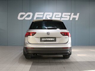 2018 Volkswagen Tiguan II, серебристый, 2760000 рублей, вид 4