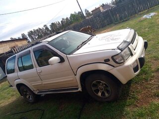1998 Nissan Terrano Regulus, белый, 650000 рублей, вид 3