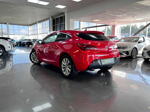 2014 Opel Astra GTC J Рестайлинг, красный - вид 5