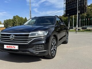 2019 Volkswagen Touareg III, чёрный, 3599000 рублей, вид 2
