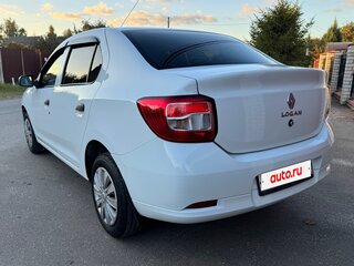 2017 Renault Logan II, белый, 650000 рублей, вид 4
