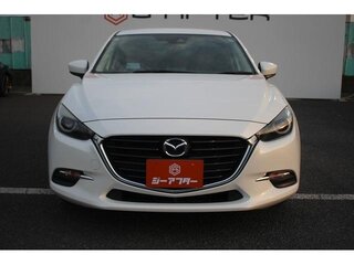 2017 Mazda Axela III Рестайлинг, белый, 1040005 рублей, вид 3