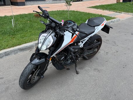 2021 KTM 390 Duke, белый, 390000 рублей, вид 2