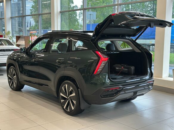 2026 Geely Atlas II, зелёный, 3449990 рублей - вид 9