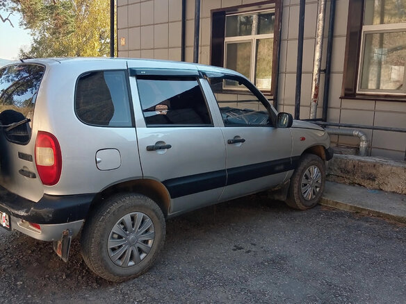 2005 Chevrolet Niva I, серебристый - вид 3