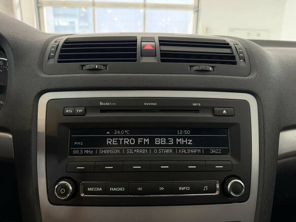 2013 Skoda Octavia II (A5) Рестайлинг, белый - вид 17
