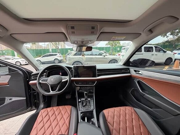 2022 Volkswagen Sagitar III Рестайлинг, чёрный, 1600000 рублей - вид 8