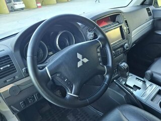 2011 Mitsubishi Pajero IV Рестайлинг 1, серебристый, 1750000 рублей, вид 5