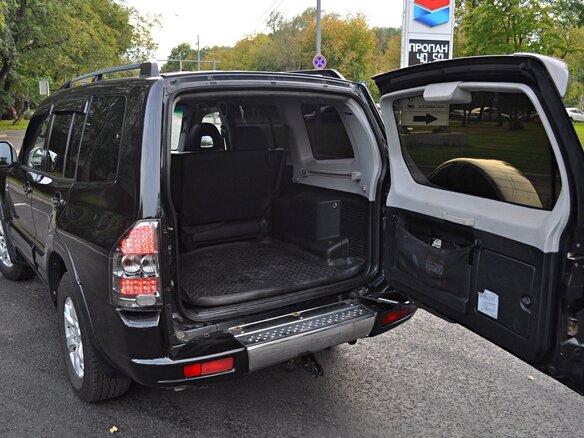 2001 Mitsubishi Montero III, чёрный, 750000 рублей - вид 6