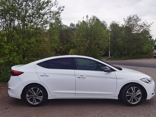 2016 Hyundai Elantra VI (AD), белый, 1400000 рублей, вид 4