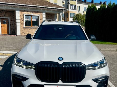 2022 BMW X7 40i I (G07), белый, 10500000 рублей, вид 4