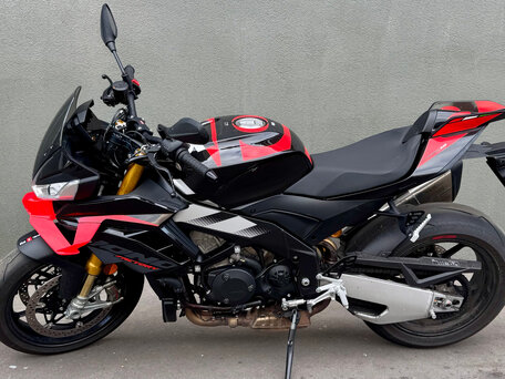2025 Aprilia Tuono V4, чёрный, 2100000 рублей, вид 2