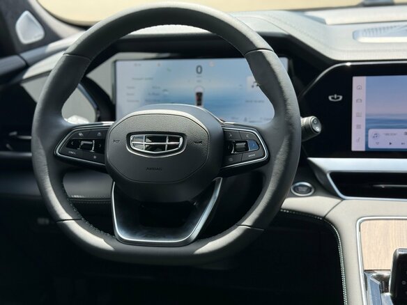 2026 Geely Monjaro I Рестайлинг, белый - вид 11
