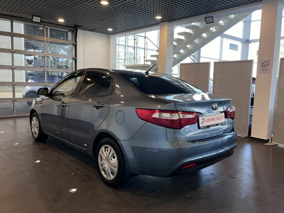 2013 Kia Rio III, голубой - вид 4