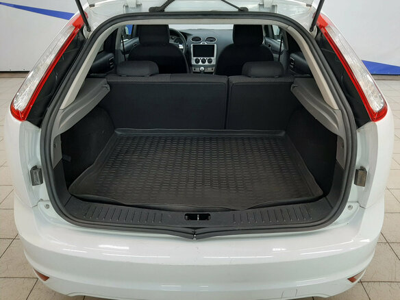 2011 Ford Focus II Рестайлинг, белый, 549000 рублей - вид 4