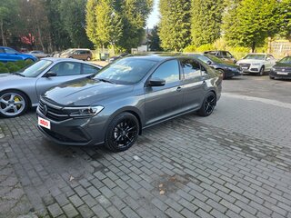 2021 Volkswagen Polo VI, серый, 1680000 рублей, вид 2