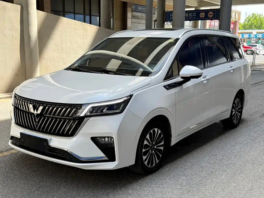 Открыть фотографии: Wuling Jiachen