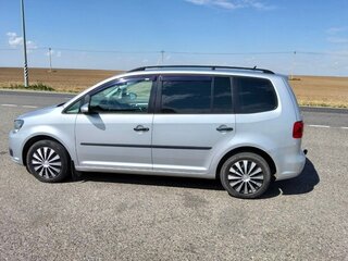 2013 Volkswagen Touran I Рестайлинг 2, серебристый, 1150000 рублей, вид 4