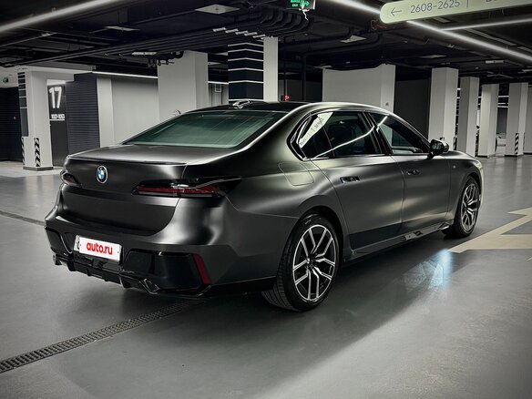 2022 BMW 7 серии 740i VII (G70), чёрный, 9570000 рублей - вид 7