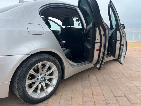 2004 BMW 5 серии 520i V (E60/E61), серебристый - вид 10