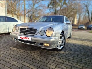 2000 Mercedes-Benz E-Класс 200 II (W210, S210) Рестайлинг, серебристый, 550000 рублей, вид 4