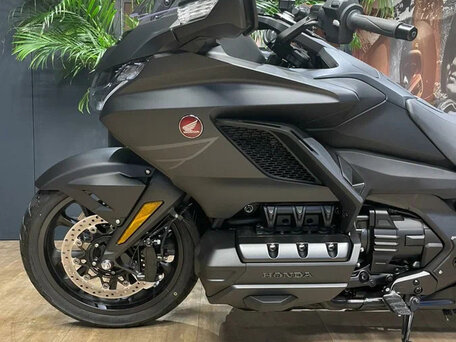 2026 Honda GL 1800 Gold Wing, чёрный, 3850000 рублей, вид 4