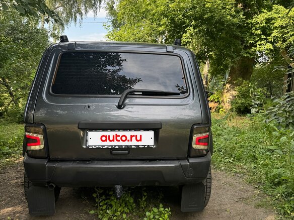 2017 Lada (ВАЗ) 2121 (4x4) I Рестайлинг, серебристый, 1000000 рублей - вид 3