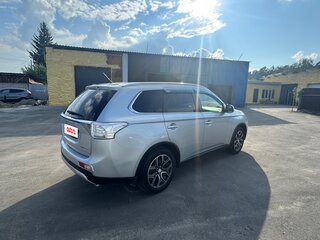 2014 Mitsubishi Outlander III Рестайлинг, серебристый, 2200000 рублей, вид 4