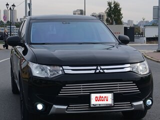 2013 Mitsubishi Outlander III, чёрный, 999000 рублей, вид 1