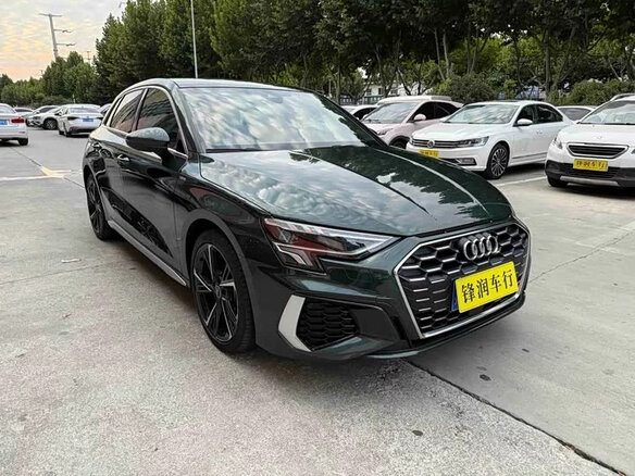 2022 Audi A3 Sportback 35 TFSI IV (8Y), зелёный, 1700700 рублей - вид 2